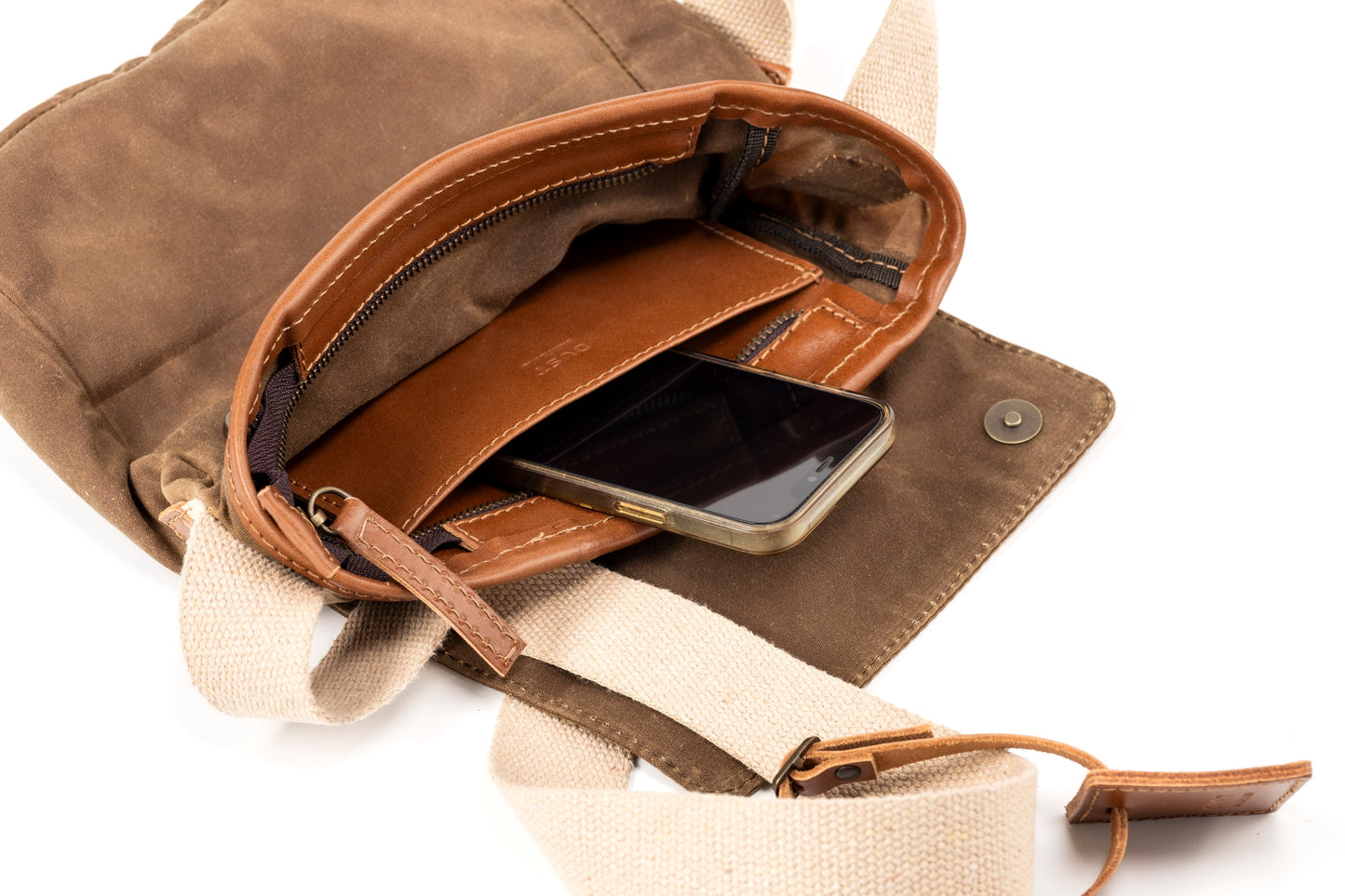 Borsa a tracolla in pelle in cotone cerato realizzata negli Stati Uniti, marrone