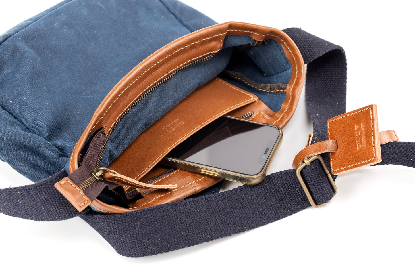 Borsa a tracolla in pelle in cotone cerato realizzata negli Stati Uniti blu