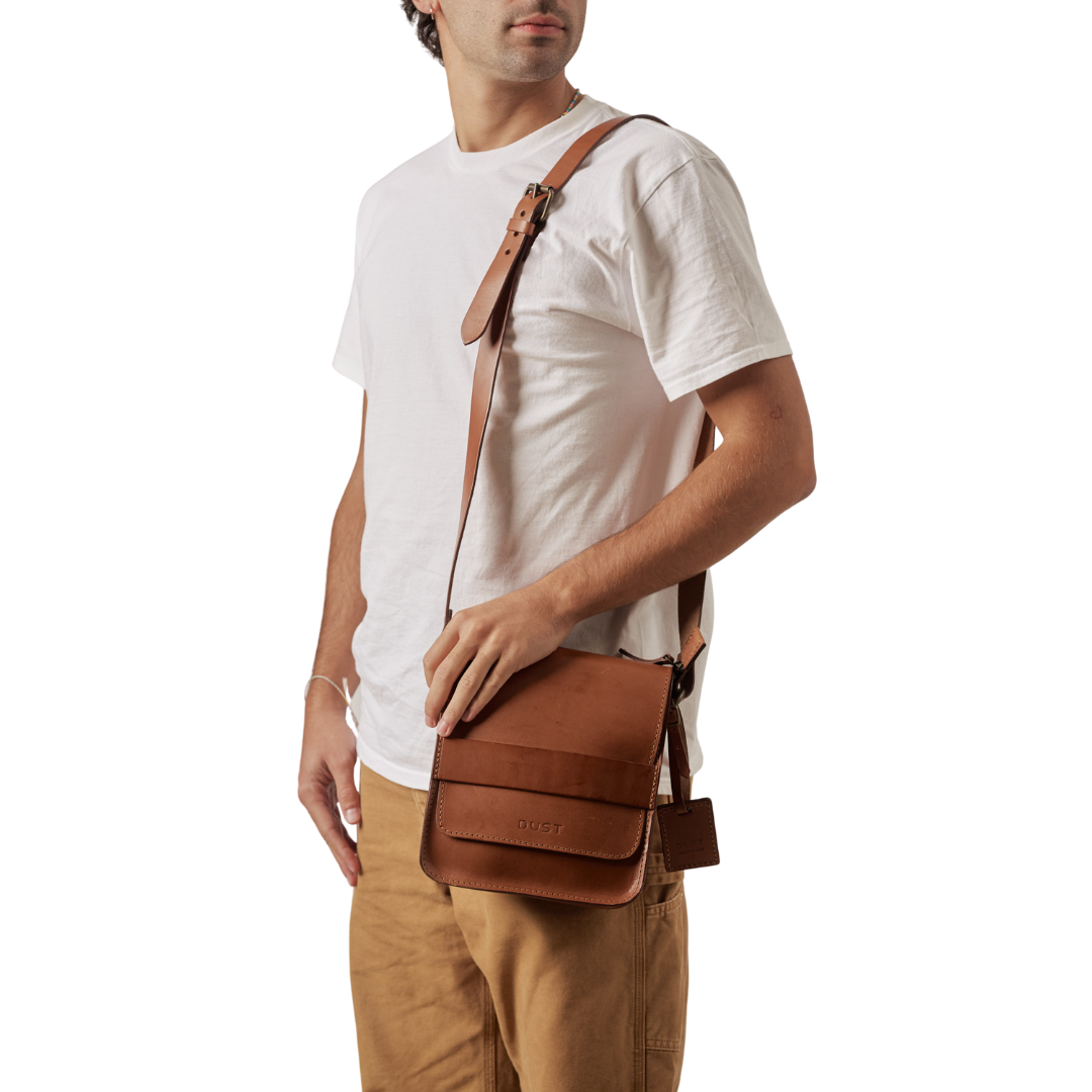 Messenger in pelle color cuoio marrone Mod 114