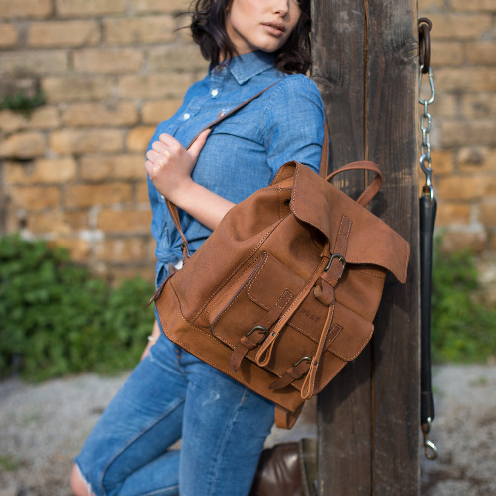 
                      
                        Leather Backpack in Heritage Brown Mod 103
                      
                    