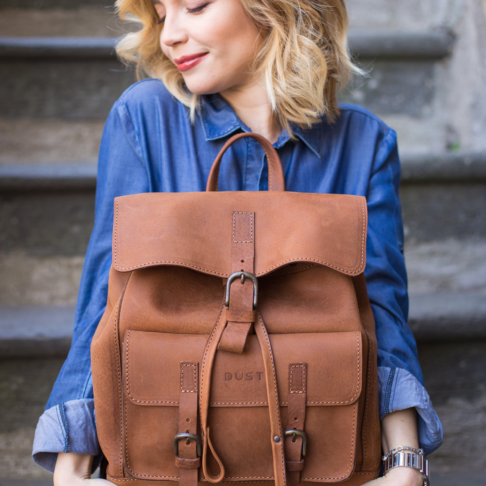 
                      
                        Leather Backpack in Heritage Brown Mod 103
                      
                    