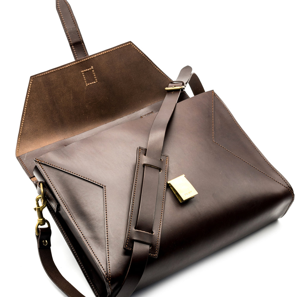 
                      
                        Leather Briefcase in Cuoio Dark Brown Mod 206
                      
                    