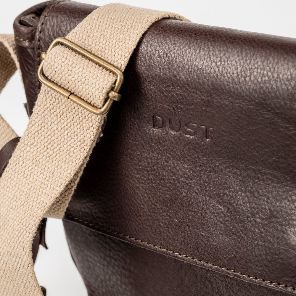 
                      
                        Leather Messenger Coffee Park Avenue Collection
                      
                    