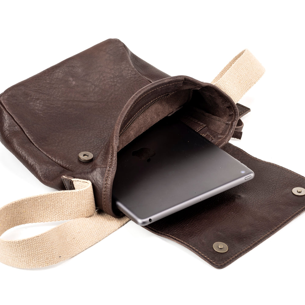 
                      
                        Leather Messenger Coffee Park Avenue Collection
                      
                    