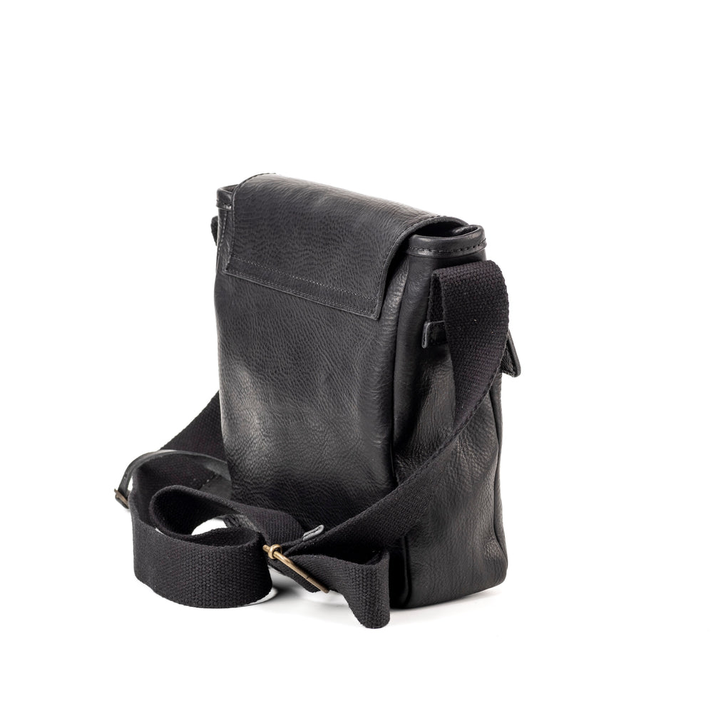 
                      
                        Leather Messenger Black Park Avenue Collection
                      
                    