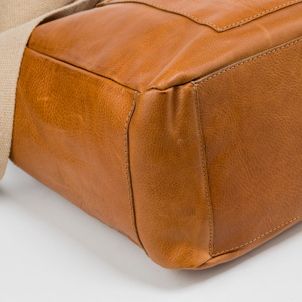 
                      
                        Leather Tote Brown Fifth Avenue Collection
                      
                    