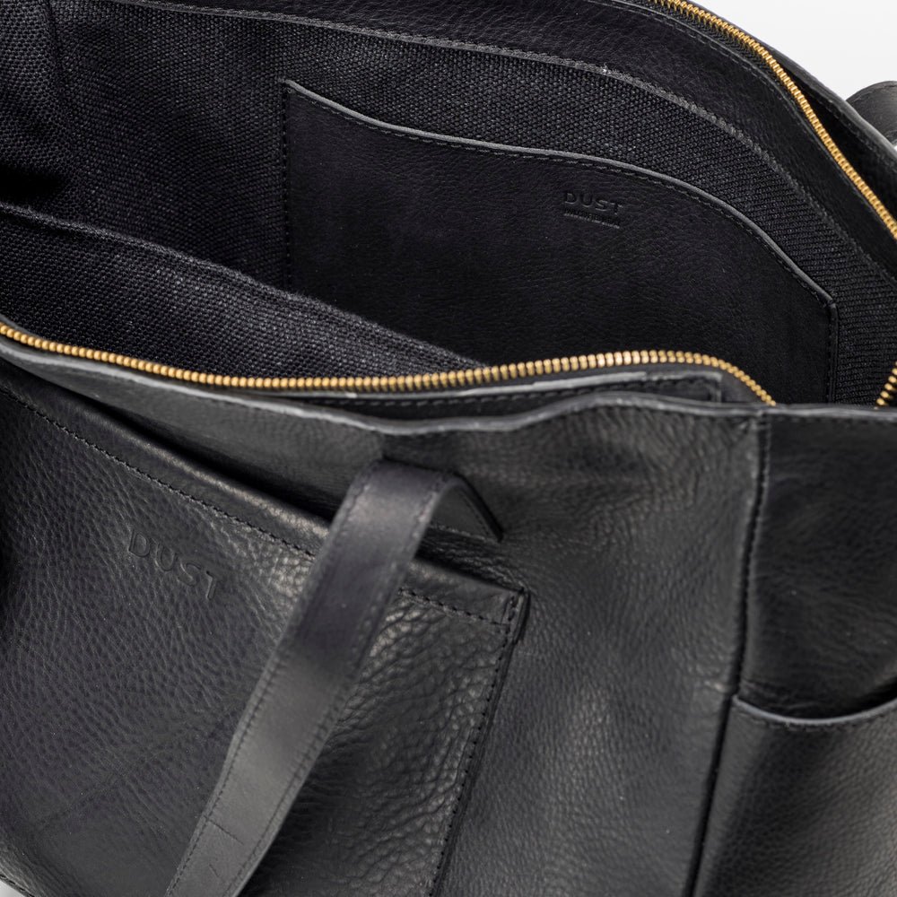 
                      
                        Leather Tote Black Fifth Avenue Collection
                      
                    