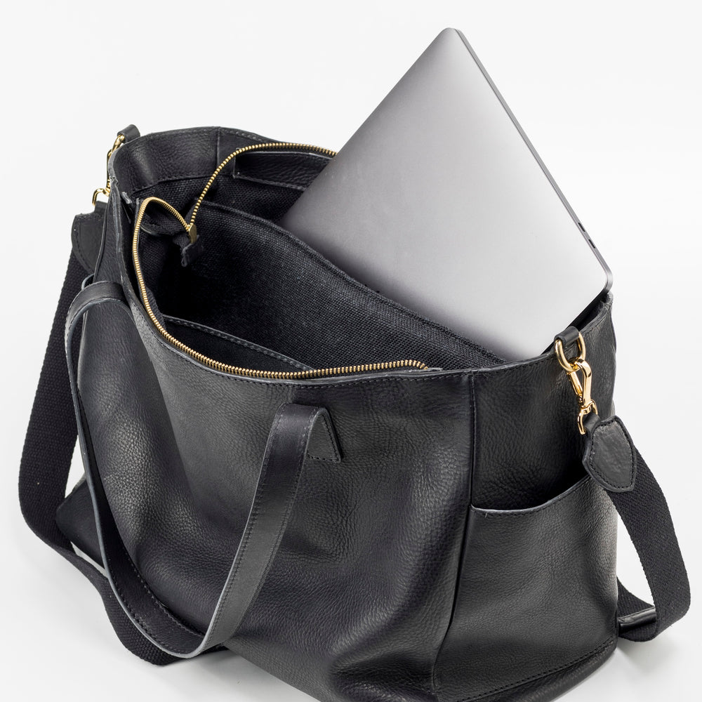 
                      
                        Leather Tote Black Fifth Avenue Collection
                      
                    