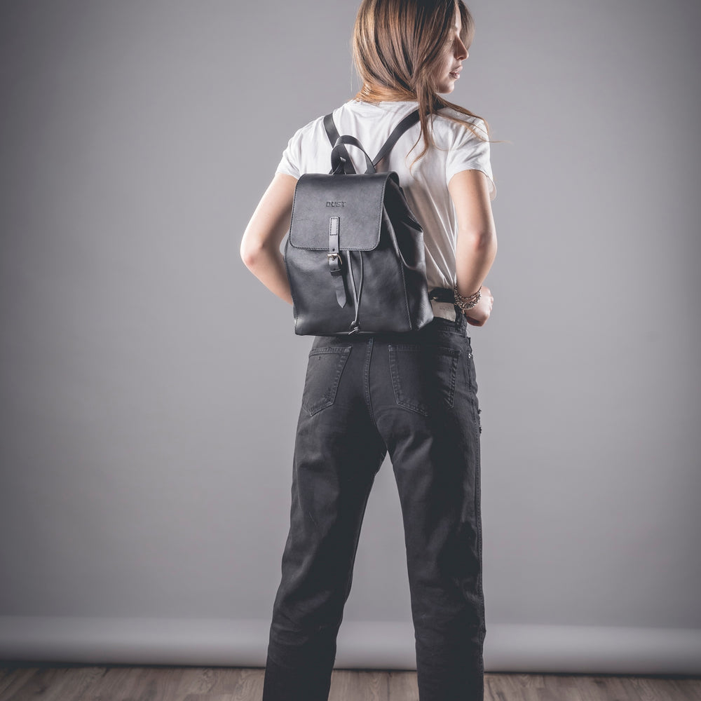 
                      
                        Leather Backpack in Arizona Black Mod 261
                      
                    