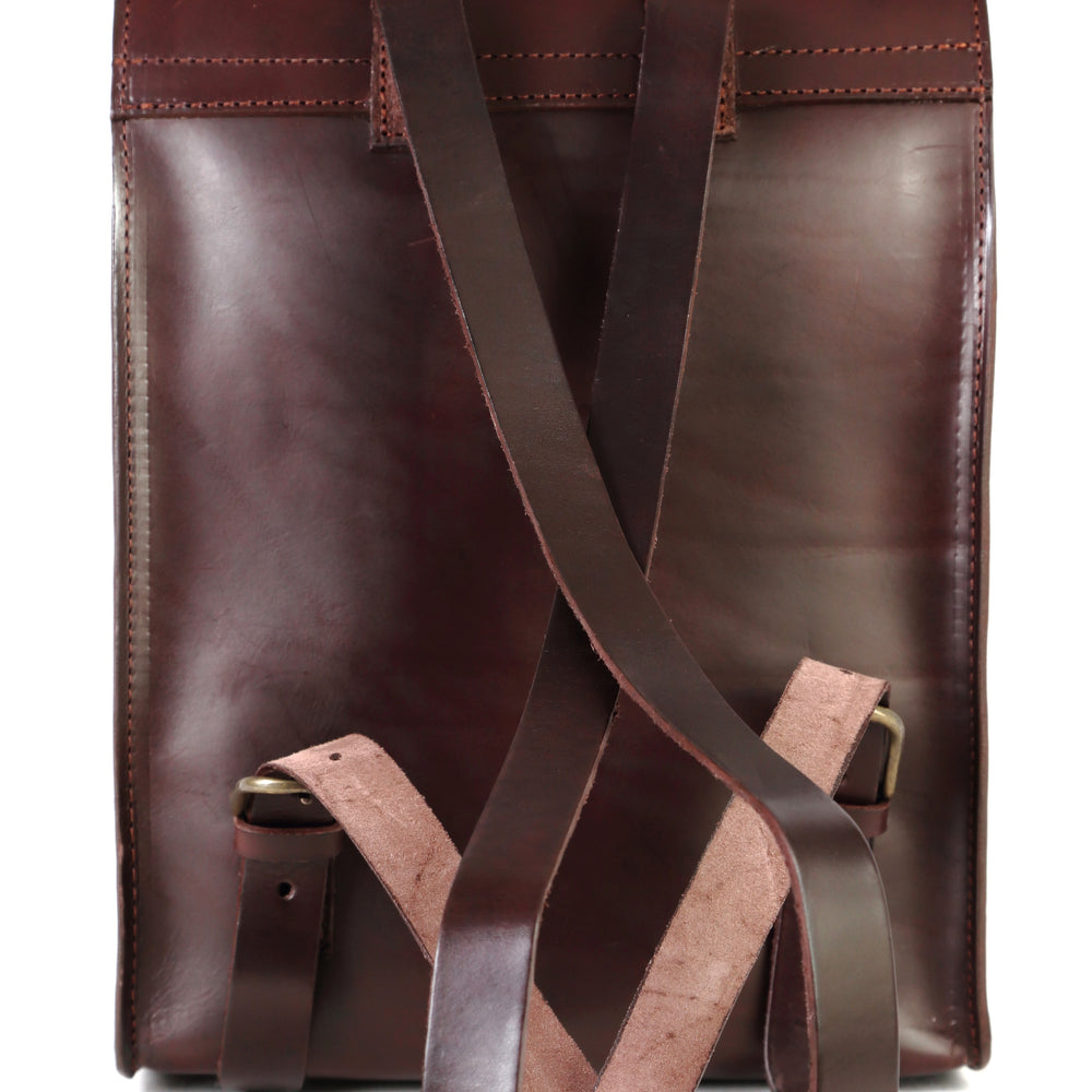 
                      
                        Leather Backpack in Cuoio Dark Brown Mod 120
                      
                    