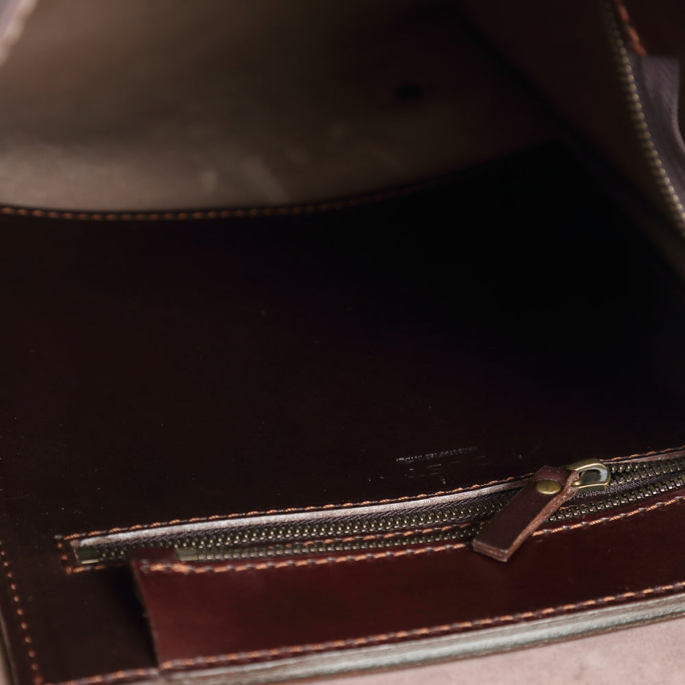 
                      
                        Leather Backpack in Cuoio Dark Brown Mod 120
                      
                    