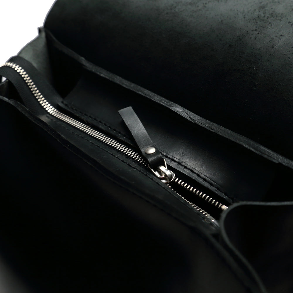 
                      
                        Leather Backpack in Cuoio Black Mod 120
                      
                    