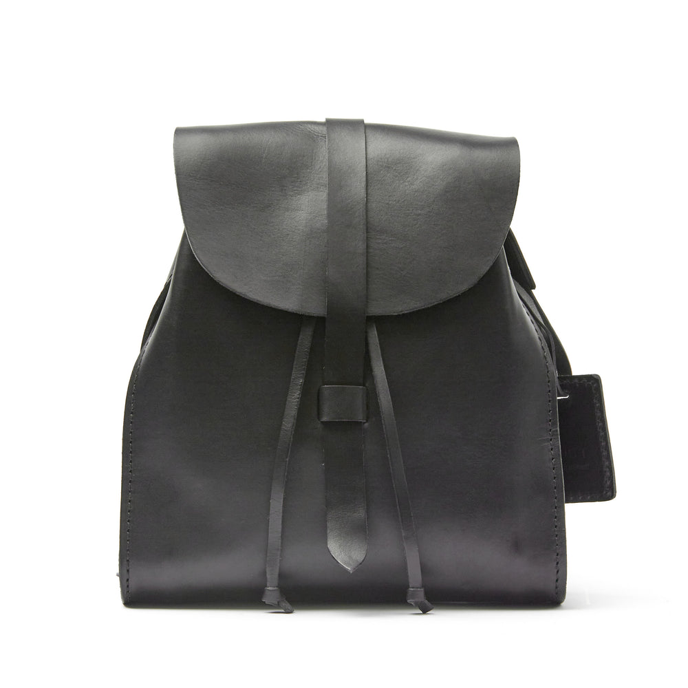 
                      
                        Leather Backpack in Cuoio Black Mod 130
                      
                    