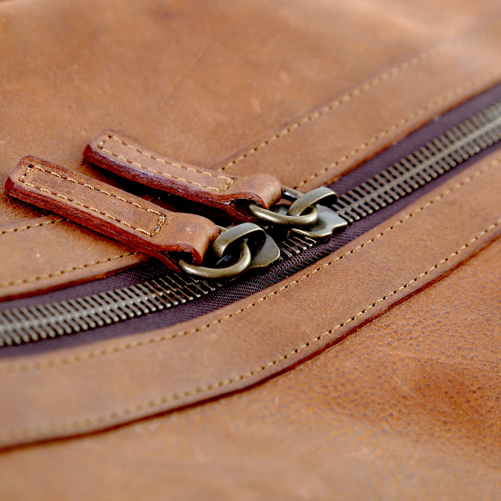 
                      
                        Leather Duffle Bag in Heritage Brown Mod 144
                      
                    