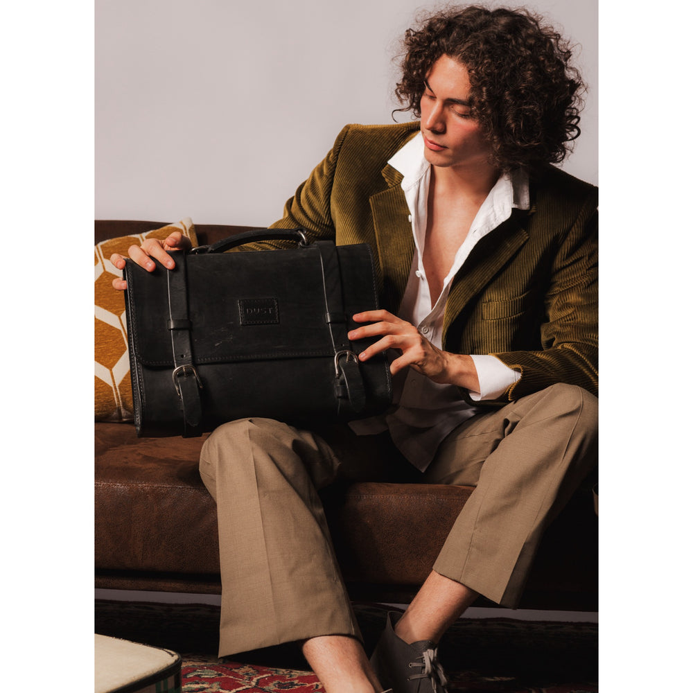 
                      
                        Leather Briefcase in Cuoio Black Mod 119
                      
                    