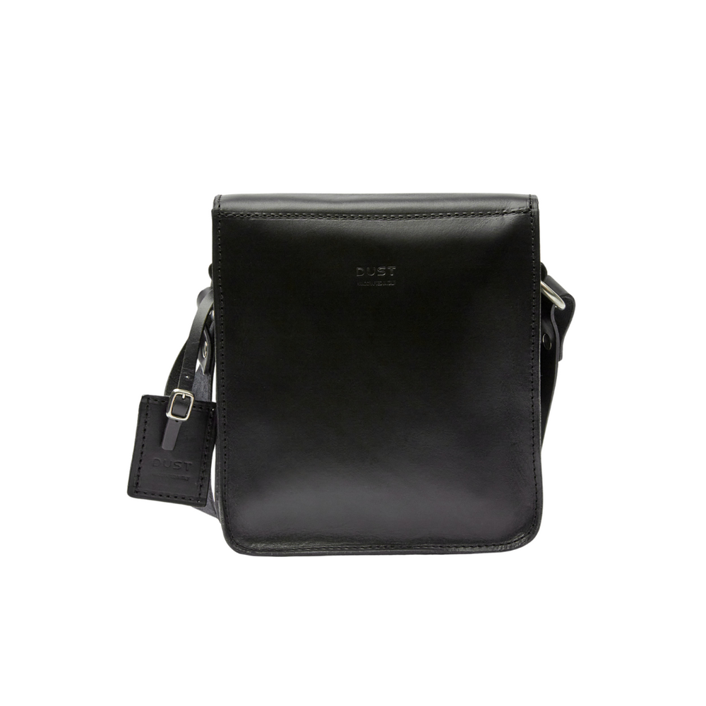 
                      
                        Leather Messenger in Cuoio Black Mod 114
                      
                    