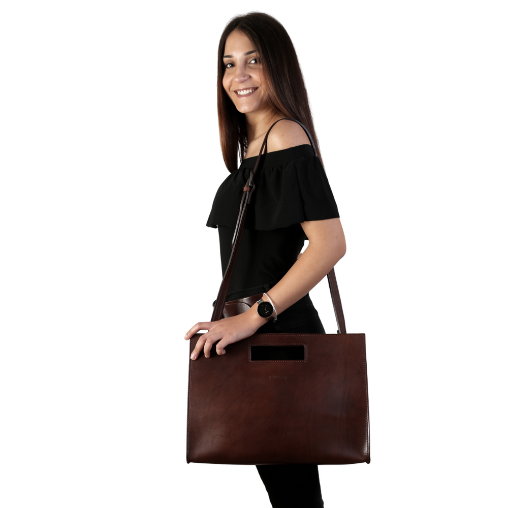 
                      
                        Borsa tote in cuoio marrone scuro Mod 113
                      
                    